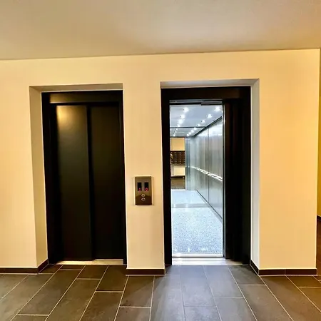 Carefree Mikroapartment Inkl. Balkon + Tiefgarage Augsburg
